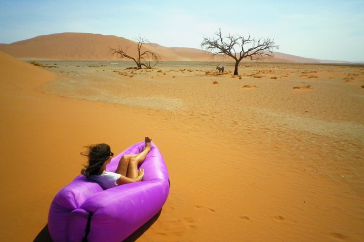 A portable, inflatable air sofa to enjoy outdoor in desert